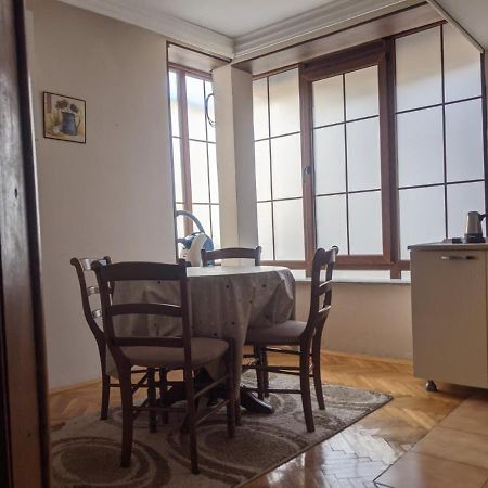 Central Apartment With City View พริเซรน ภายนอก รูปภาพ