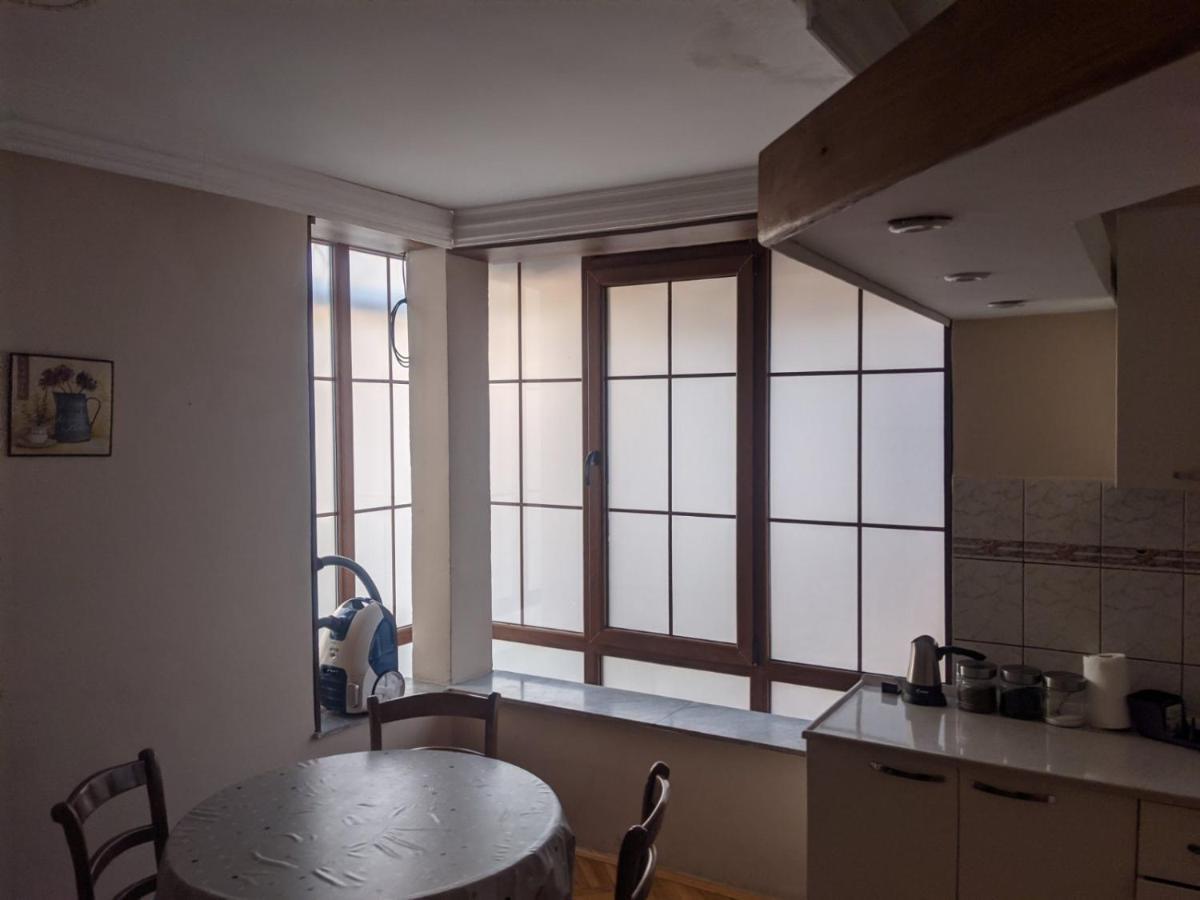 Central Apartment With City View พริเซรน ภายนอก รูปภาพ